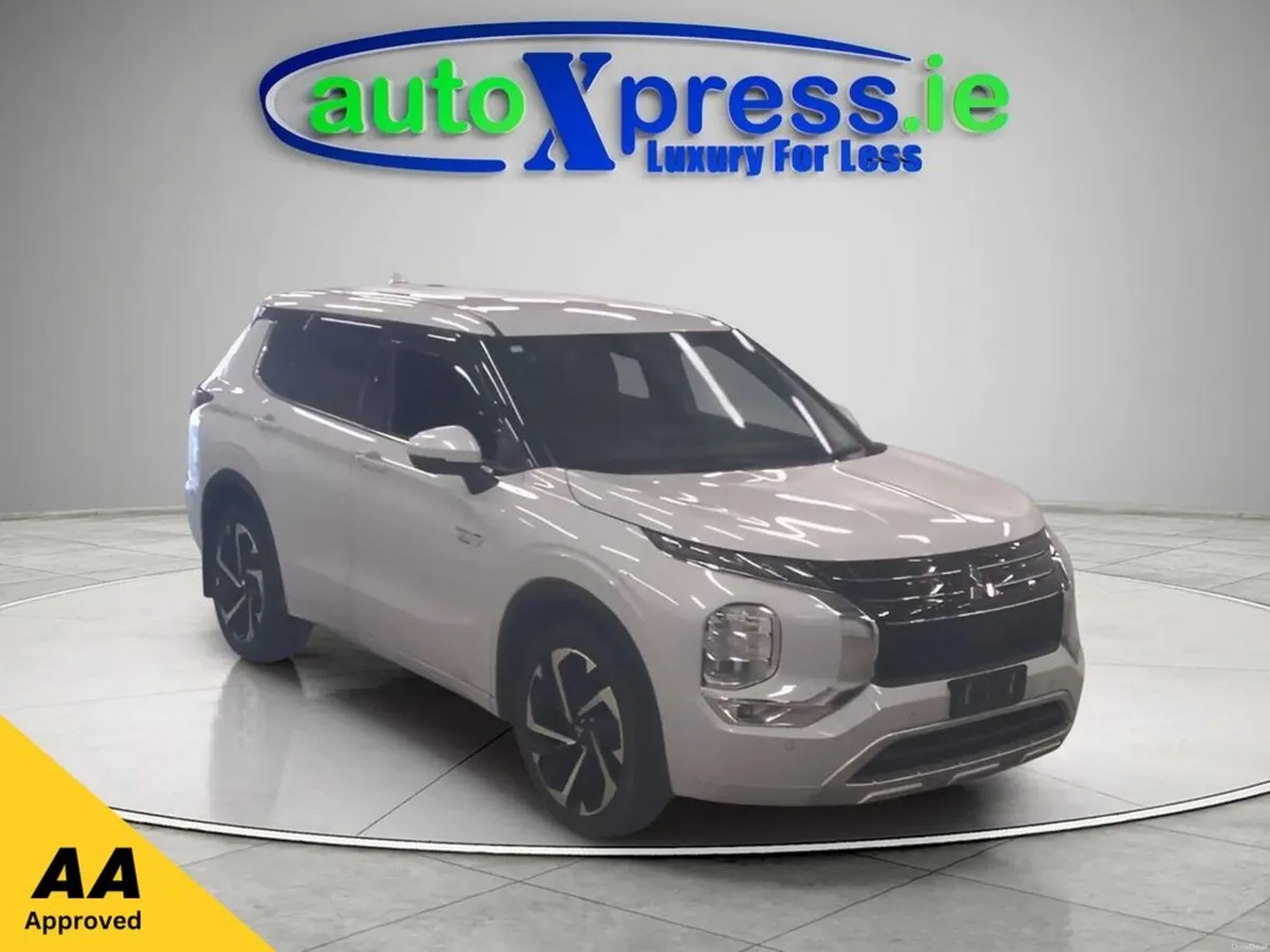 Mitsubishi Outlander 4WD PHEV Low mileage, Reversi - Image 1
