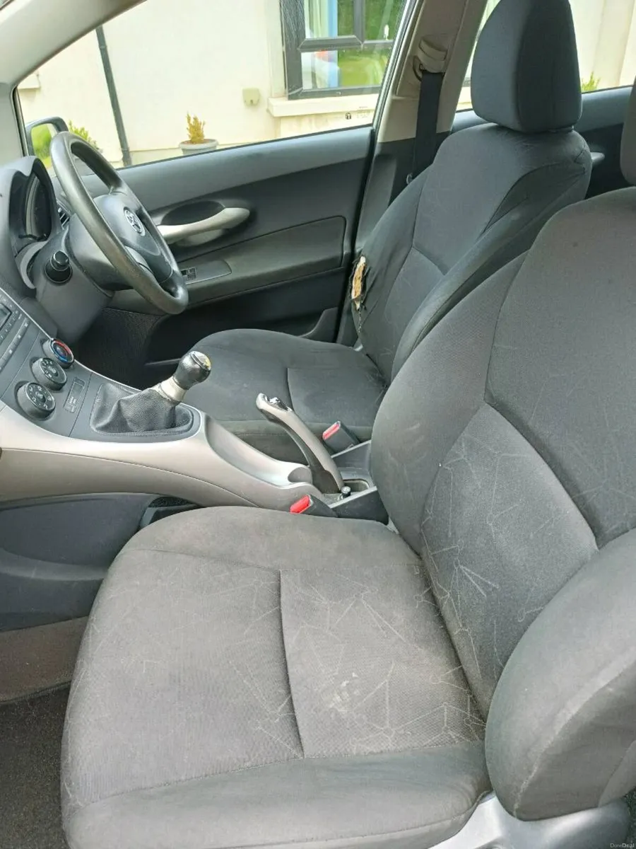 2008 Toyota Auris - Image 2