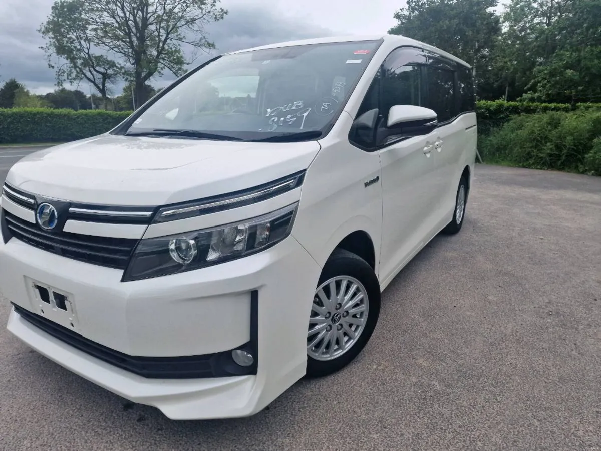 2015 Toyota Voxy 1.8L Hybrid  7seats Auto 120k km - Image 4