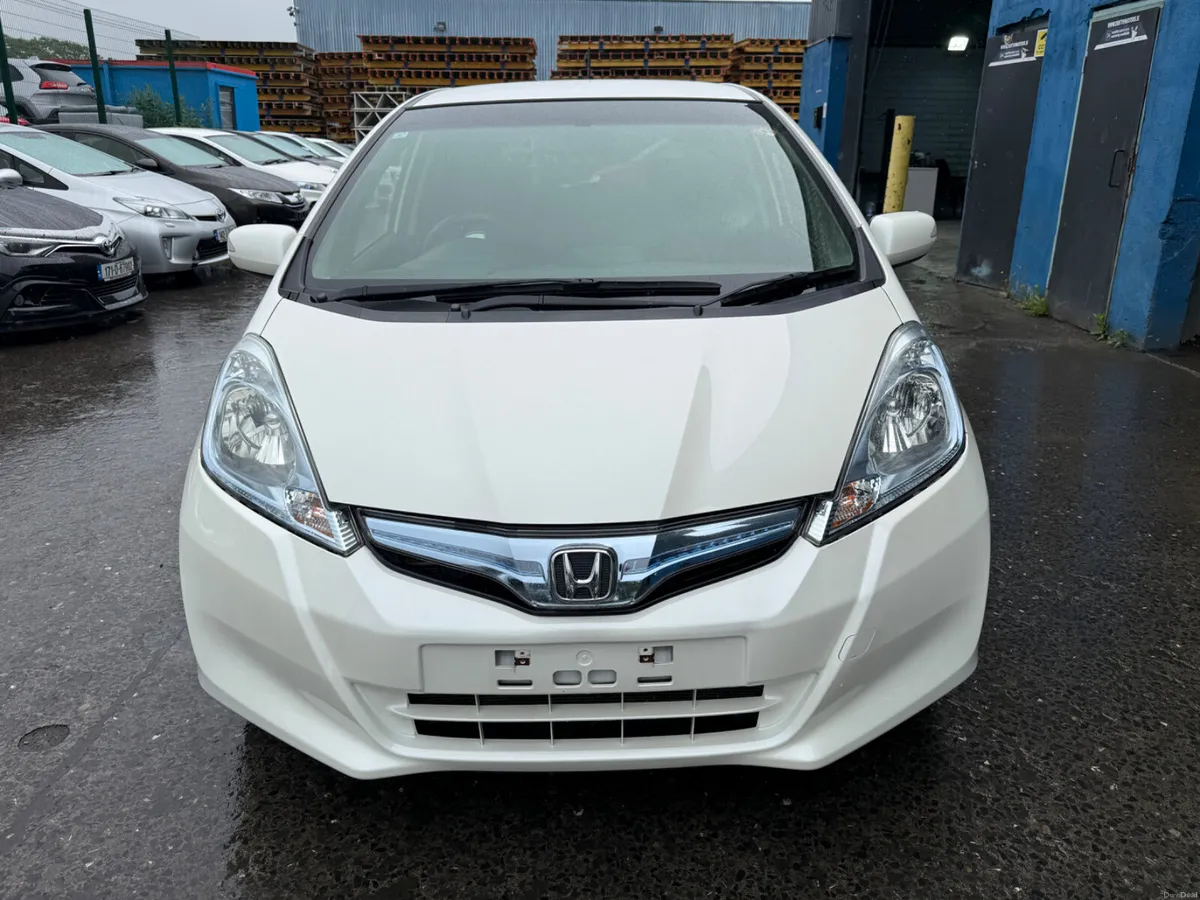 2013 Honda Fit Hybrid Automatic/Leather Spec/ - Image 2