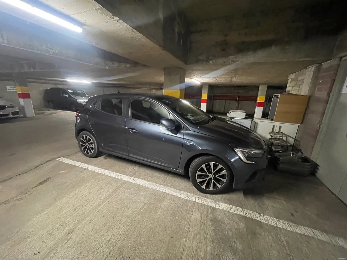 Car - Image 2
