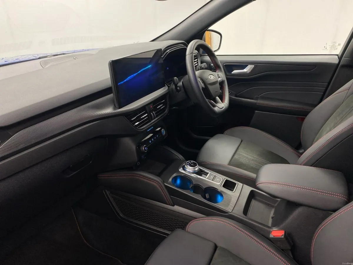 Ford Kuga 225PS PHEV ST-Line X Auto - Image 3