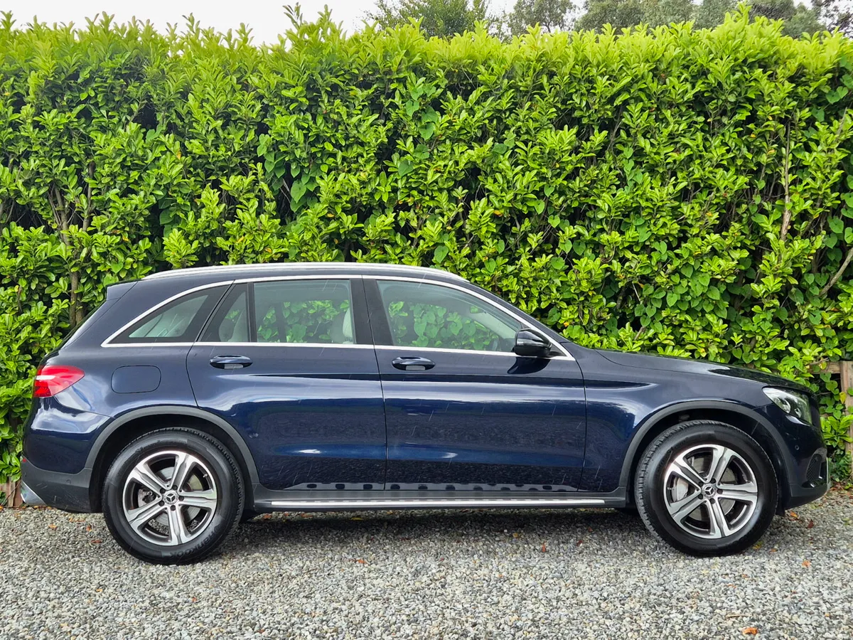 2017 Mercedes-Benz GLC 220d 4MATIC - One Owner - Image 4