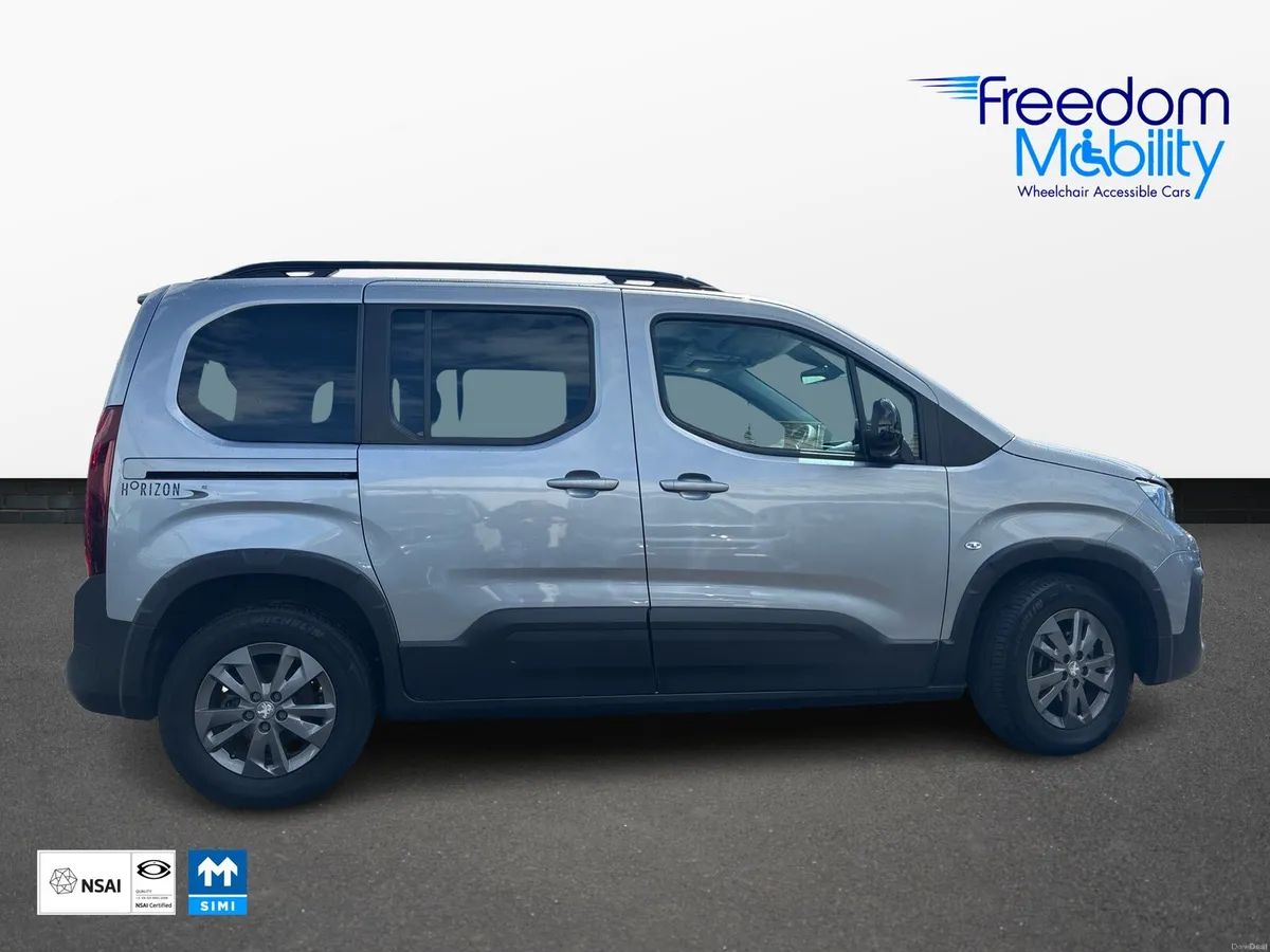 Peugeot Rifer Lowered Floor Wheelchair Access - Image 4