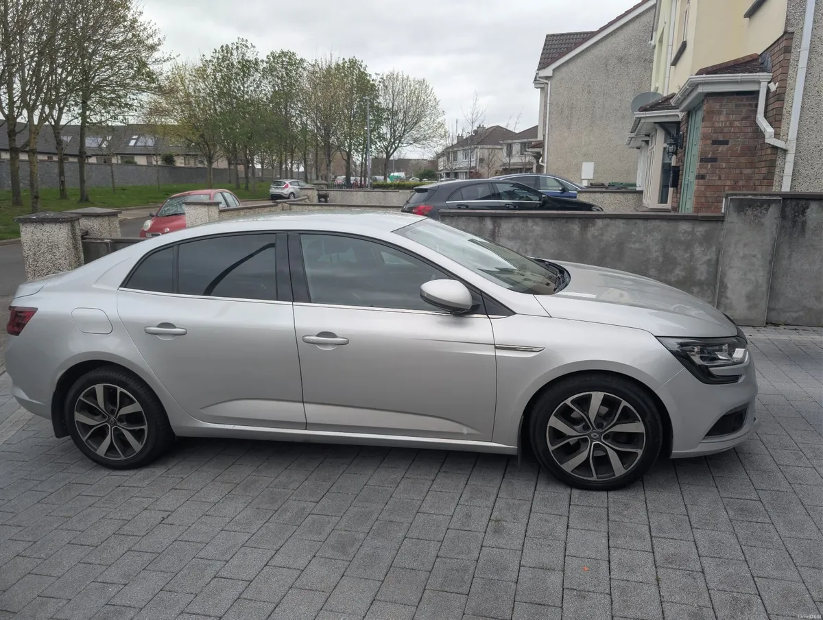 Renault Megane 2018 - Image 2