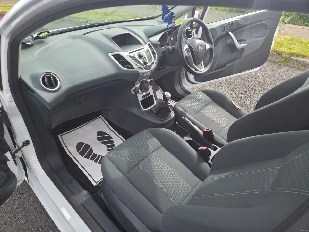 Ford Fiesta 2011 - Image 3