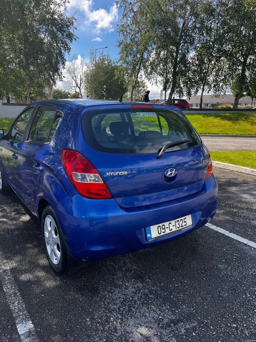 Hyundai i20 Deluxe 2009 - Image 3