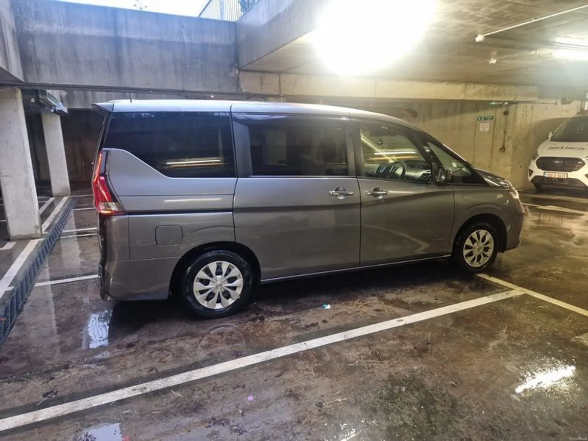 2019 Nissan Serena - Image 4
