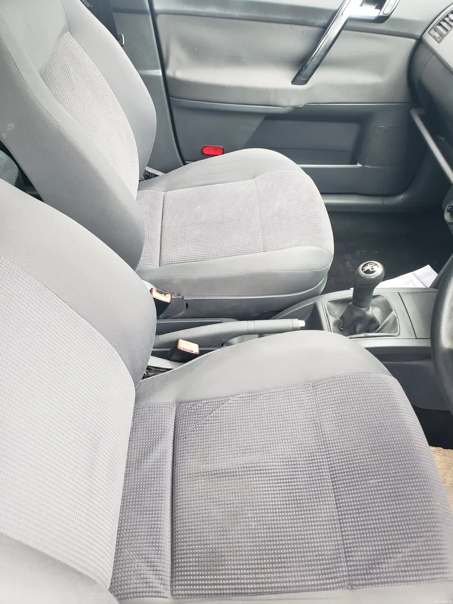 Volkswagen Golf 2007 - Image 2
