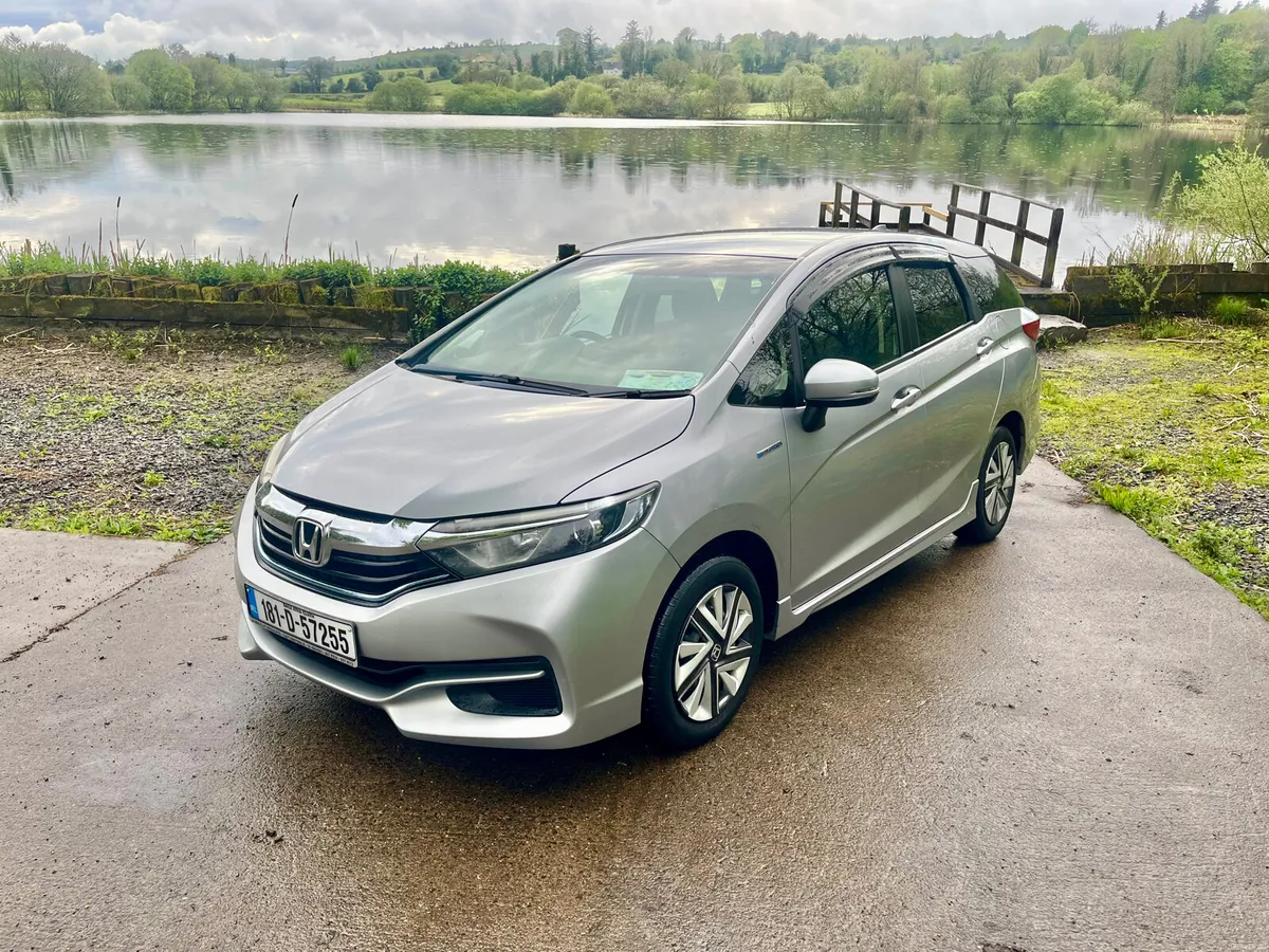 Honda Shuttle 2018 automatic hybrid - Image 2