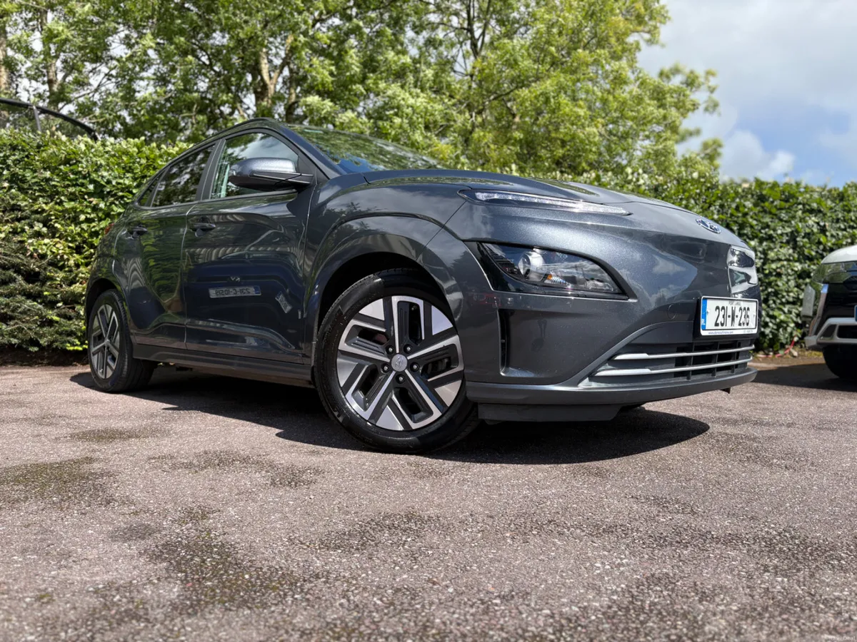 KONA PREMIUM 64KW | WARRANTY 2028 - Image 4