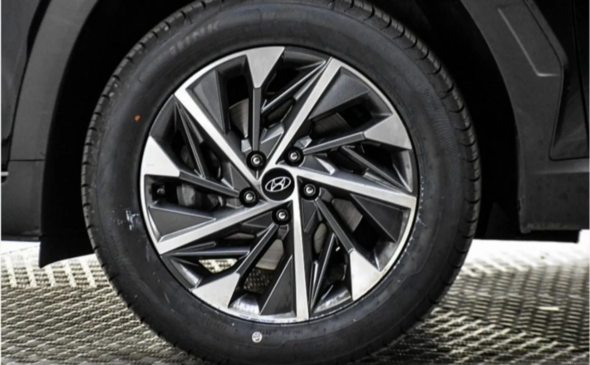 241 Hyundai Tuscon Executive PLUS - Image 4