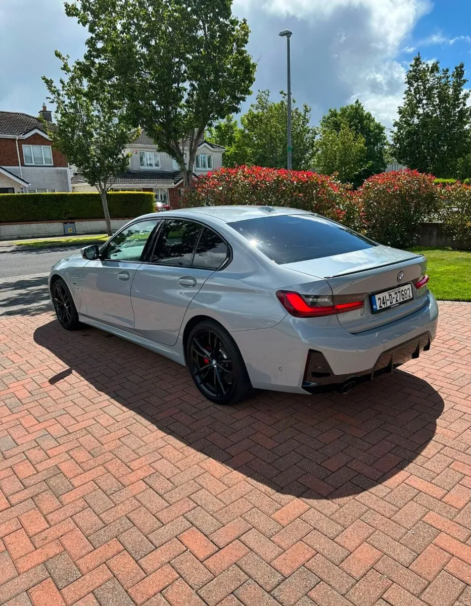 BMW 3-Series 330e M Sport Pro 4dr Auto - Image 4