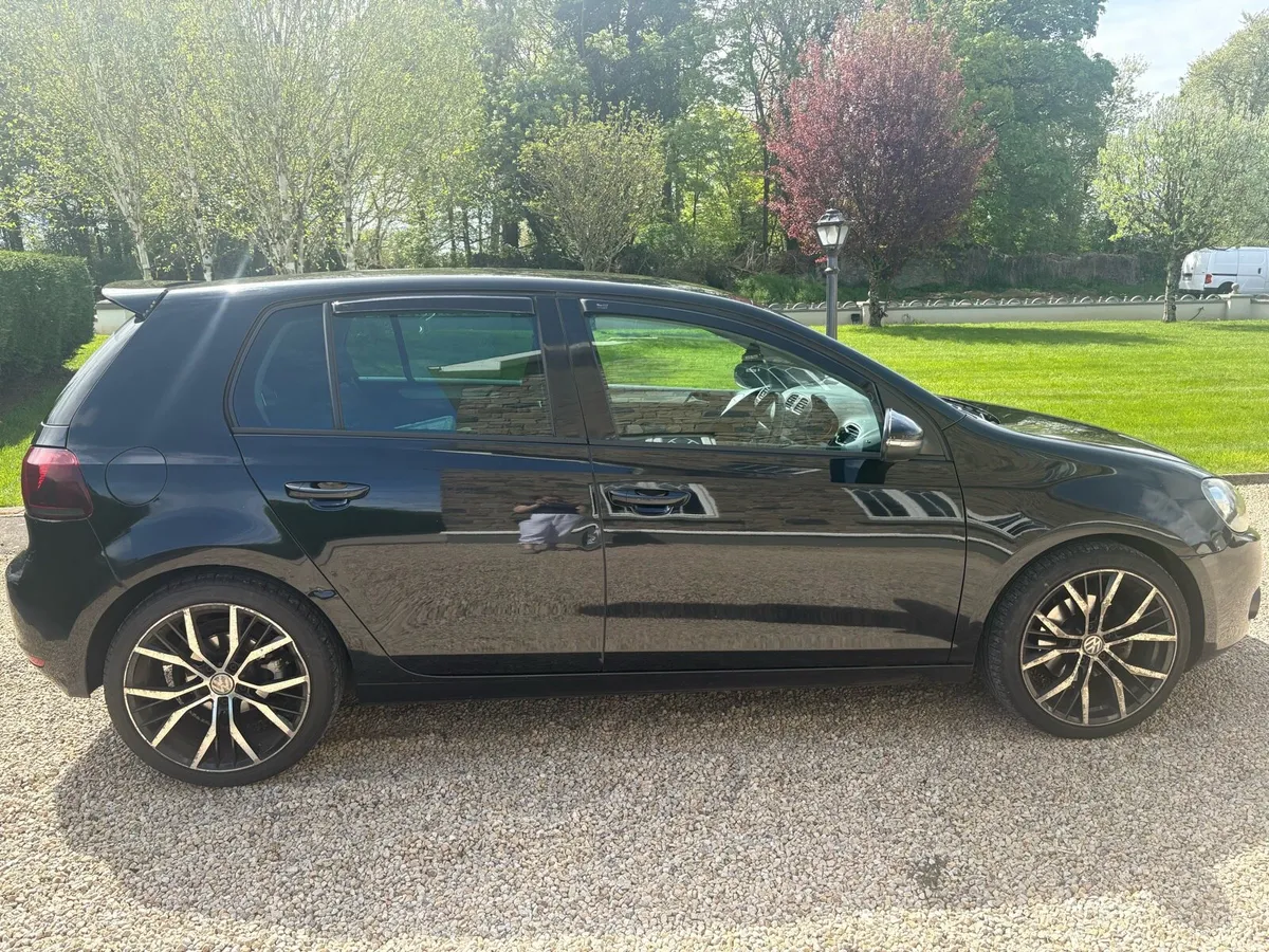 2012 Volkswagen Golf - Image 2