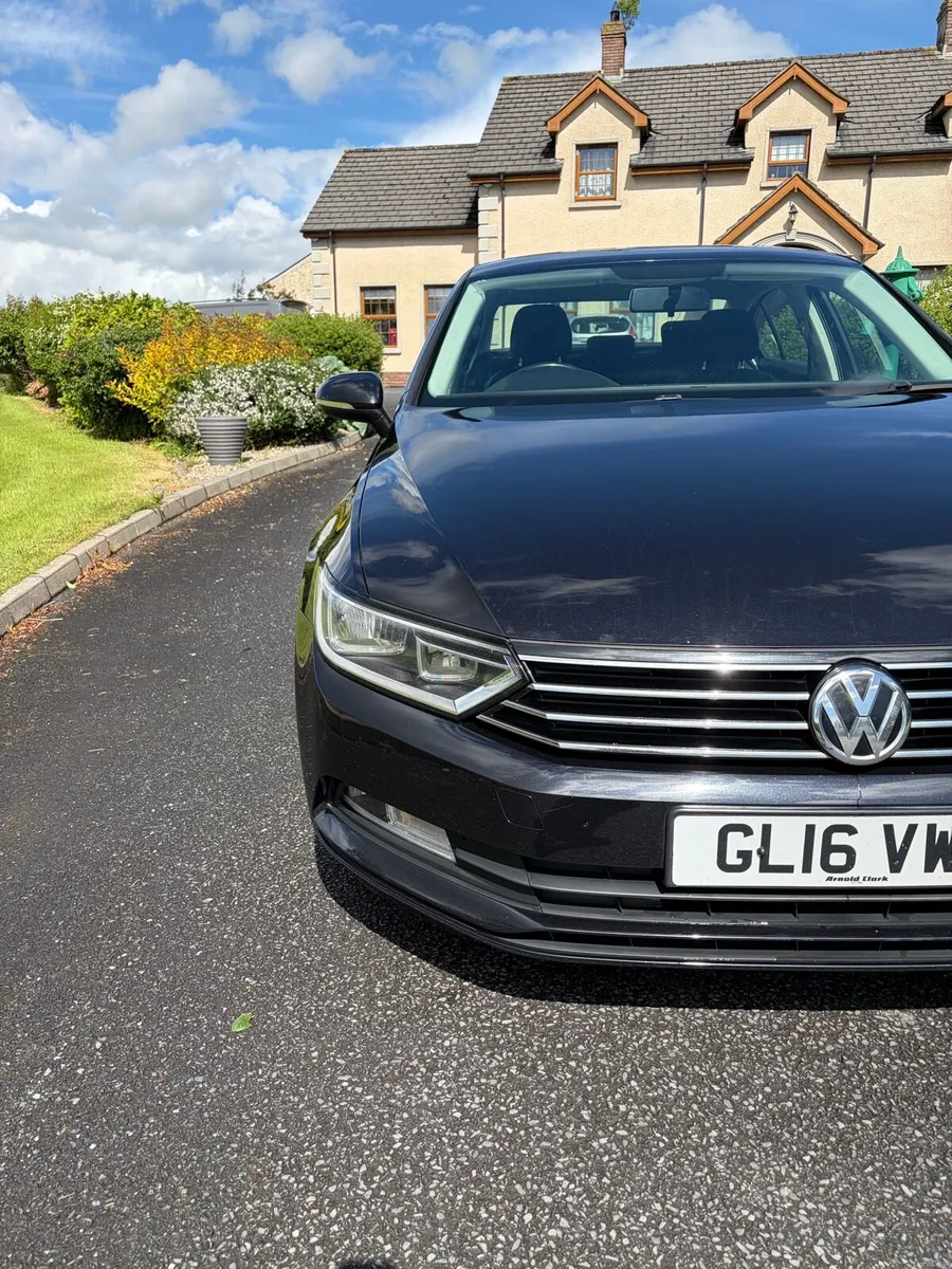 2016 Volkswagen Passat - Image 3