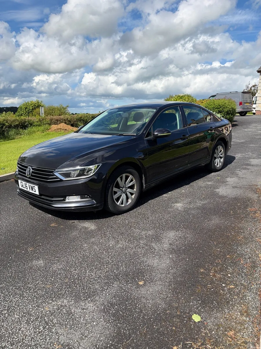 2016 Volkswagen Passat - Image 4