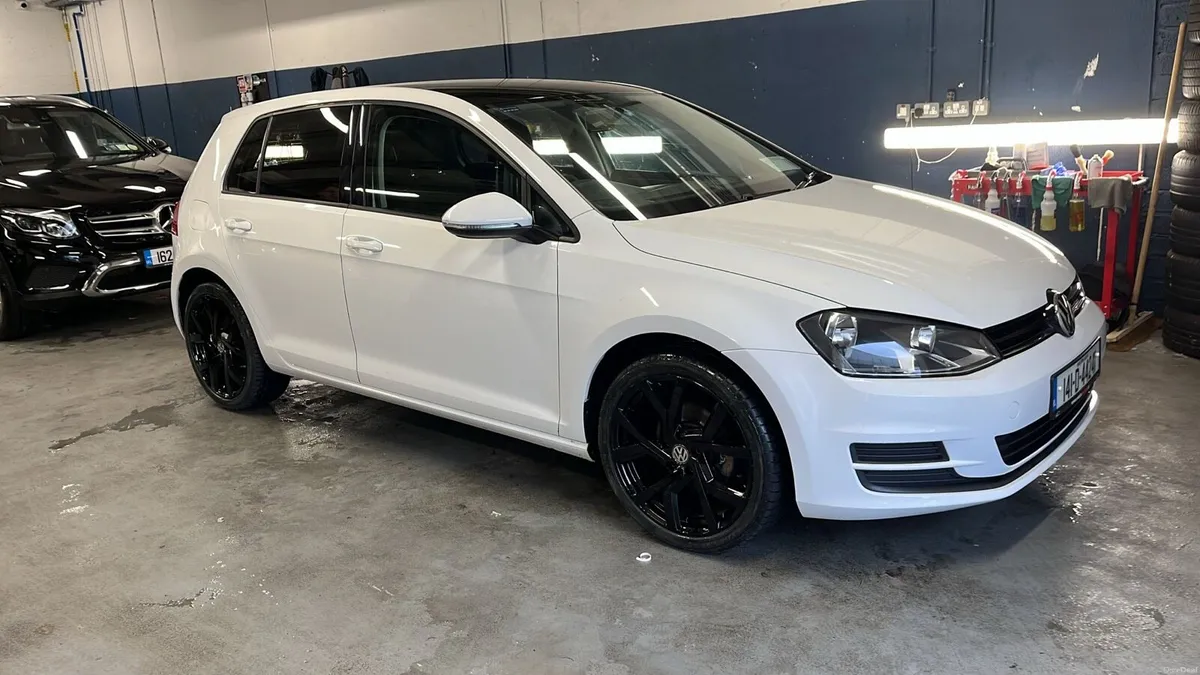 Volkswagen Golf 1.2 - Image 1