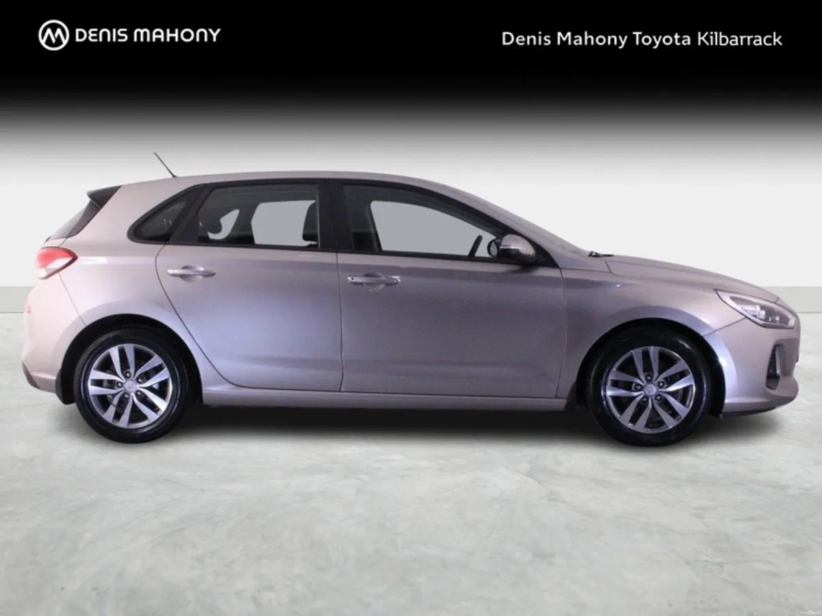 Hyundai i30 DELUXE 5DR - Image 3