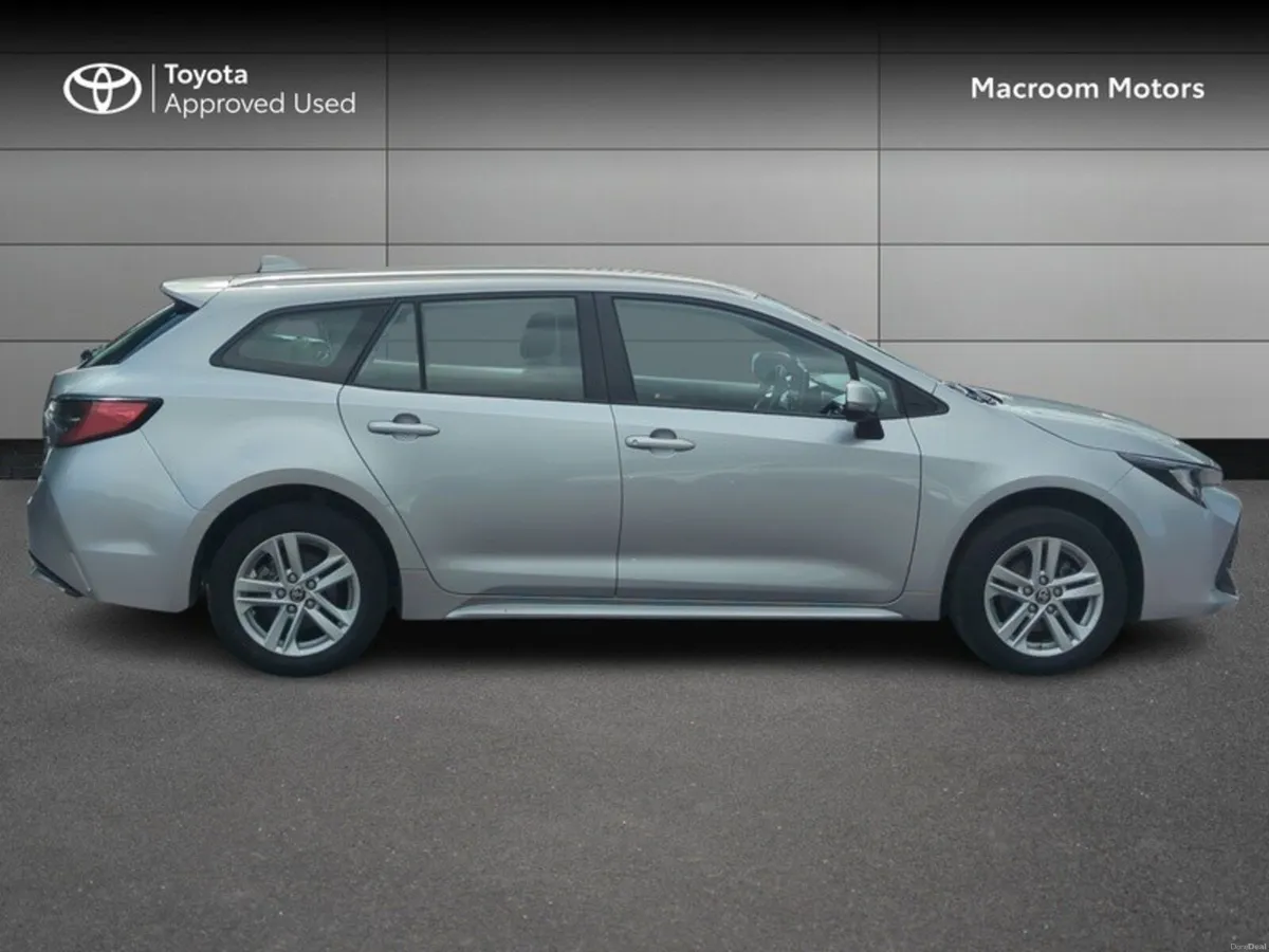 Toyota Corolla COROLLA HYBRID TOURING SPORT H/B - Image 3
