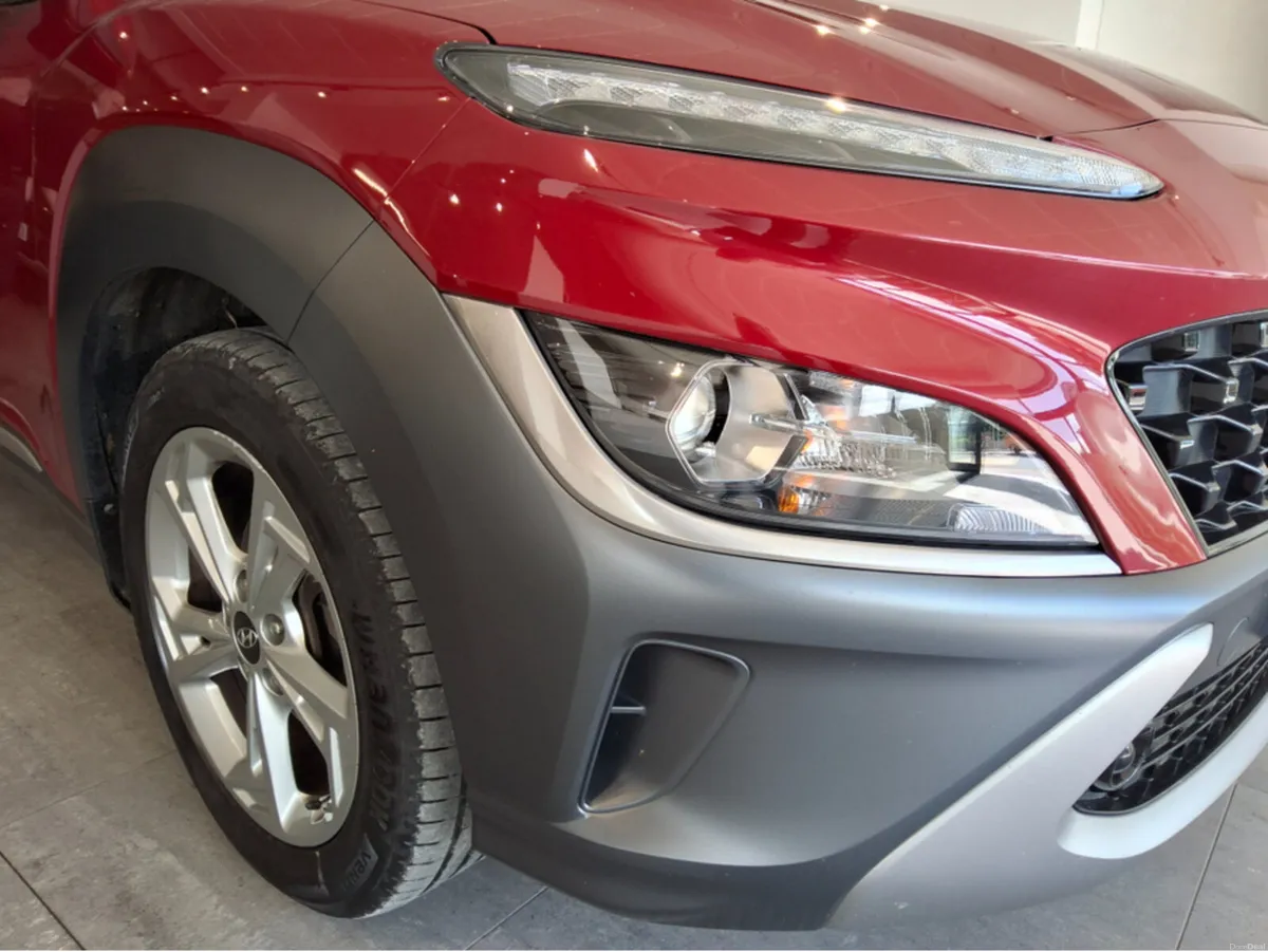 Hyundai KONA EXECUTIVE - Image 6