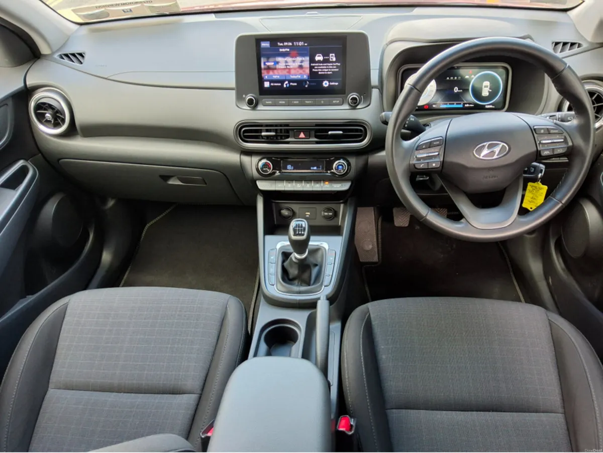 Hyundai KONA EXECUTIVE - Image 5