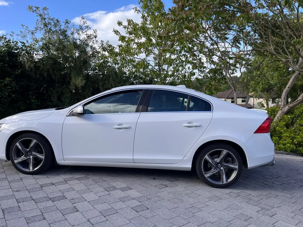 2015 Volvo S60 Sports Trim R-Design - Image 2