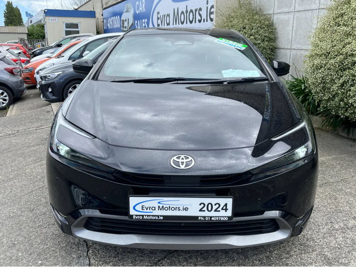 Toyota Prius Z HYBRID 2.0 PETROL //HIGH SPEC//FULL - Image 2