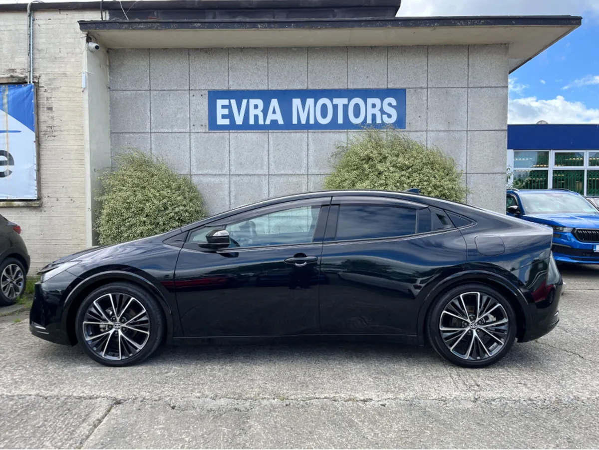 Toyota Prius Z HYBRID 2.0 PETROL //HIGH SPEC//FULL - Image 6