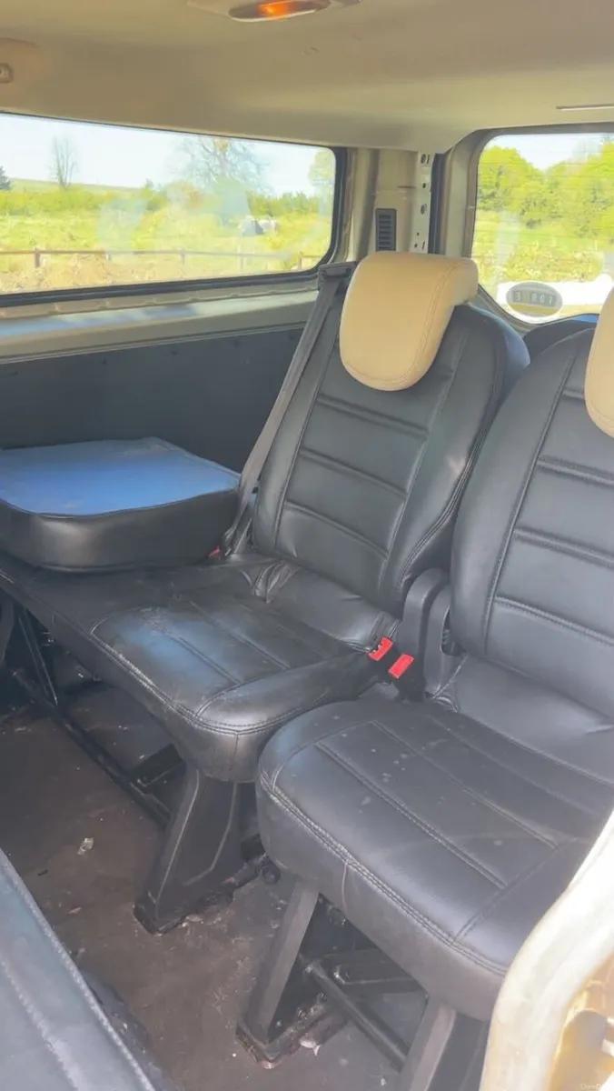 Ford Transit Custom 9 seater  minibus - Image 4