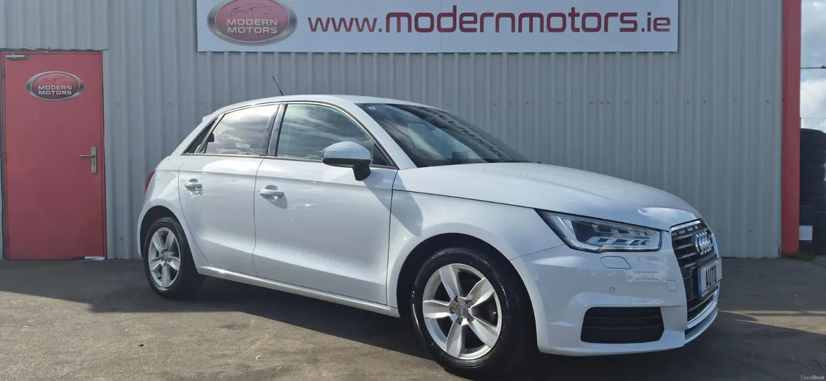 Audi A1 automatic 5dr 1.0 petrol stronic low kms - Image 2