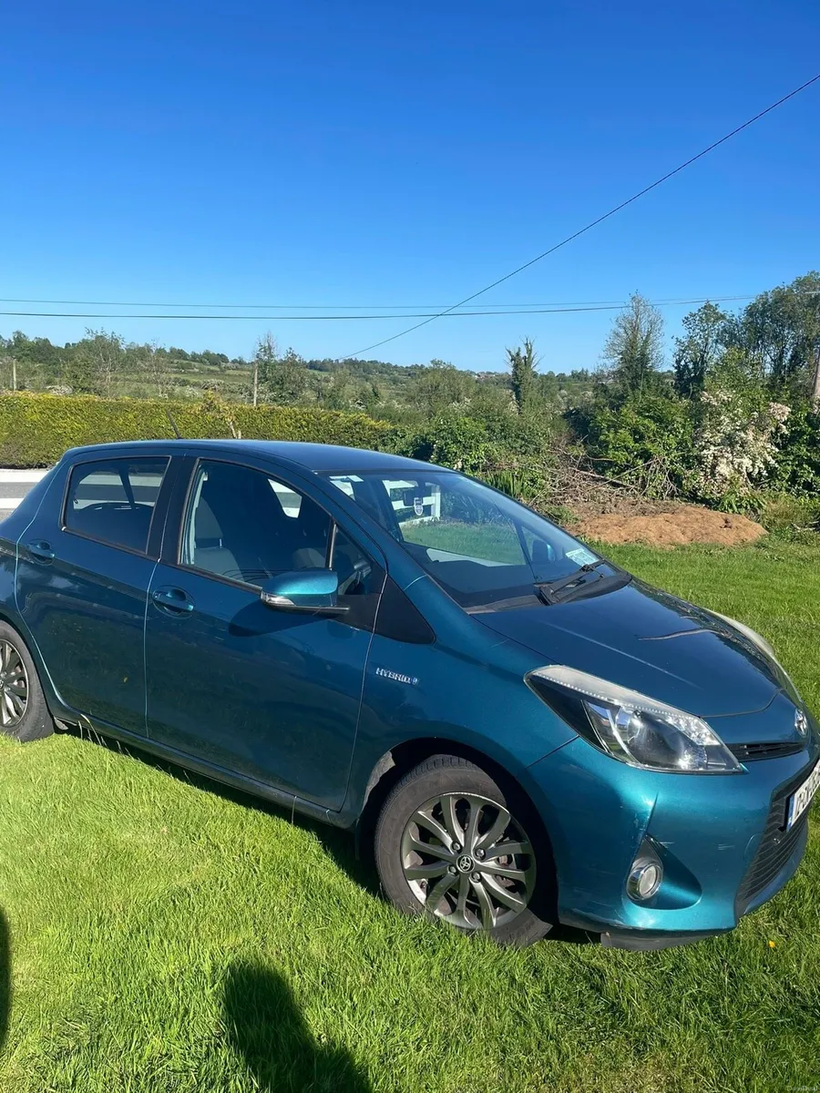 Toyota Yaris hybrid automatic - Image 2