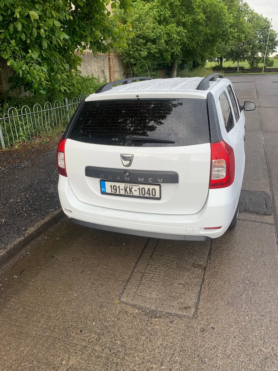 191 Dacia Logan €4000 - Image 3