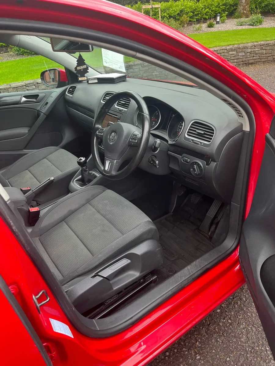 2011 Volkswagen Golf - Image 5