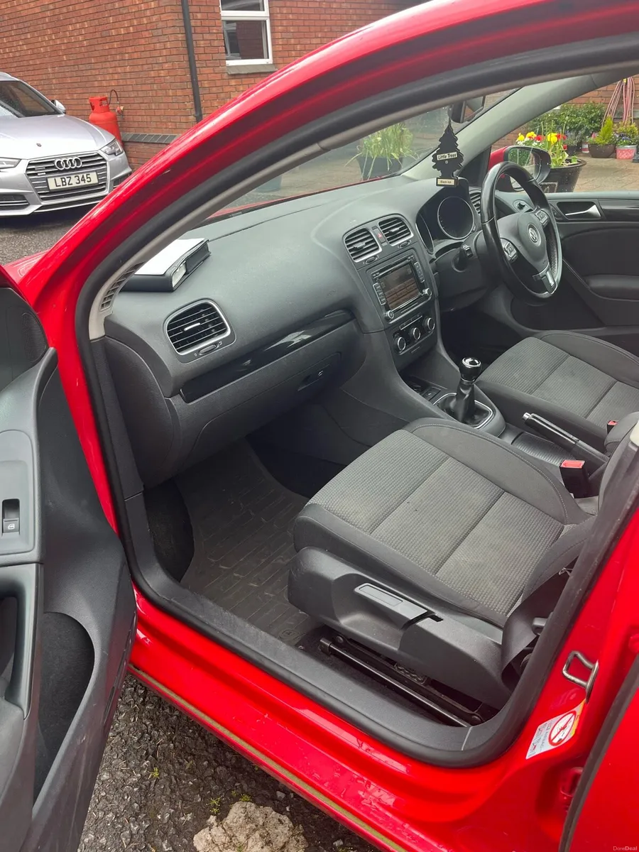 2011 Volkswagen Golf - Image 6