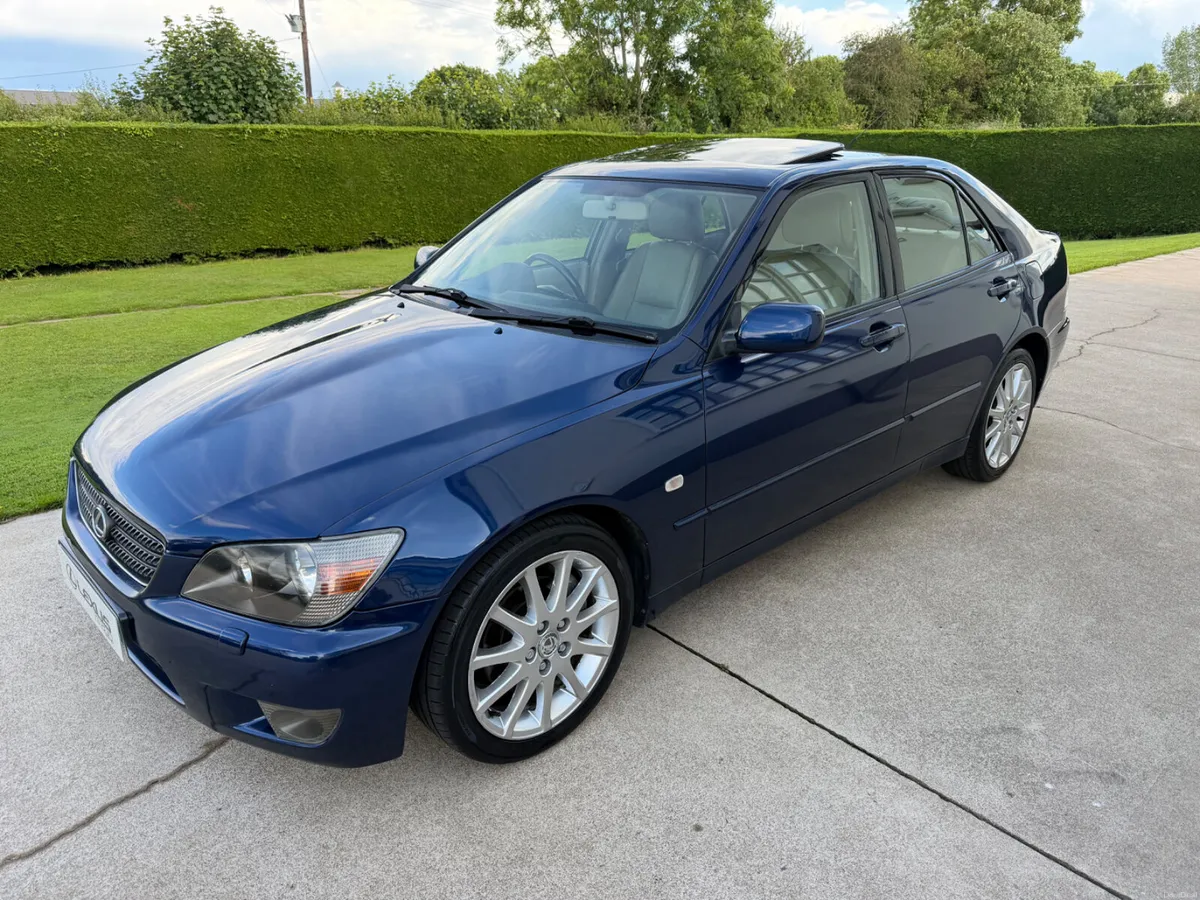 2004 LEXUS IS200 SE | SUNROOF | FULL LEATHER - Image 1