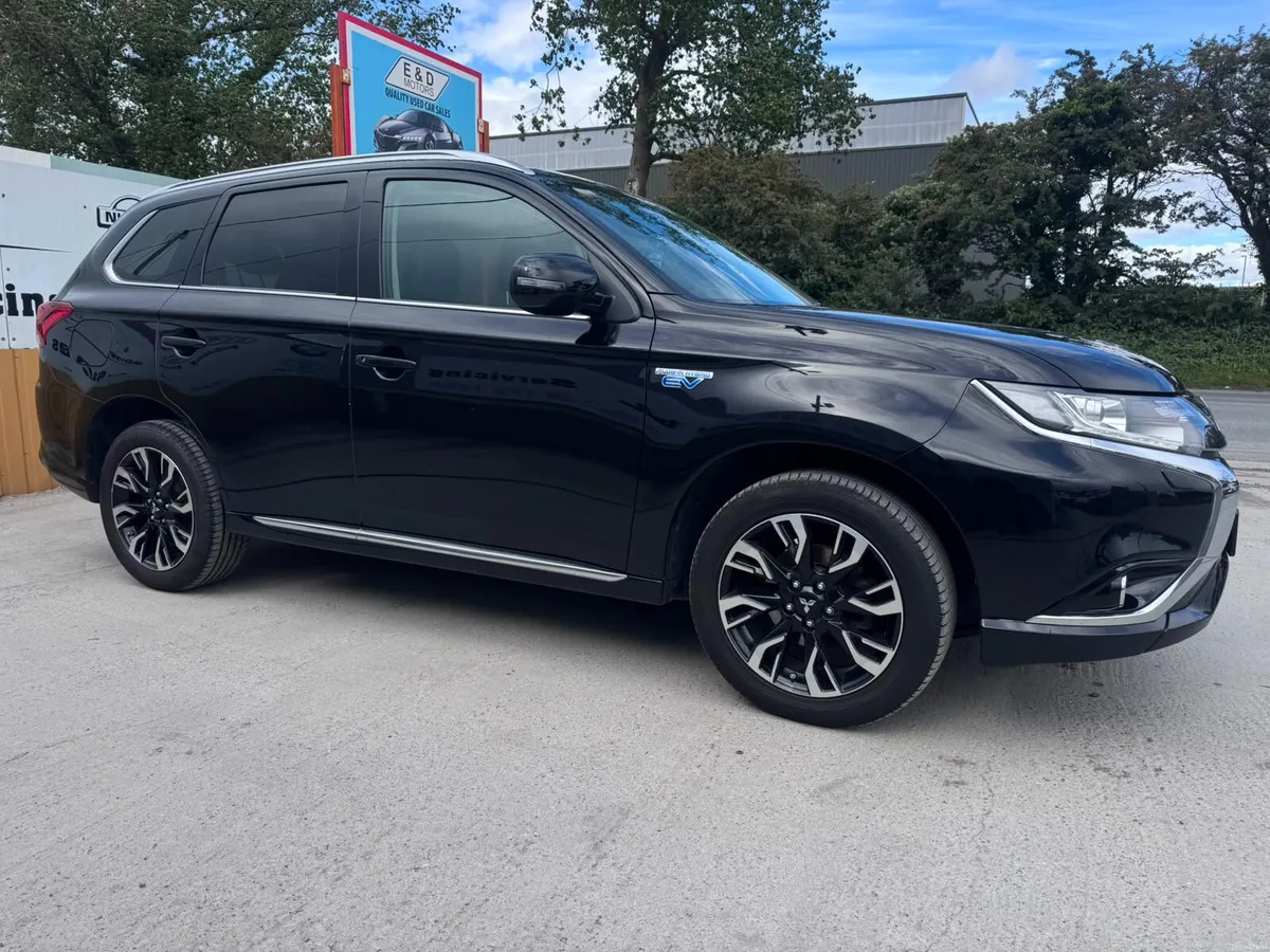 161 Mitsubishi Outlander PHEV 2.0L MIVEC Hybrid - Image 5