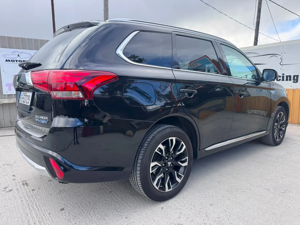 161 Mitsubishi Outlander PHEV 2.0L MIVEC Hybrid - Image 6