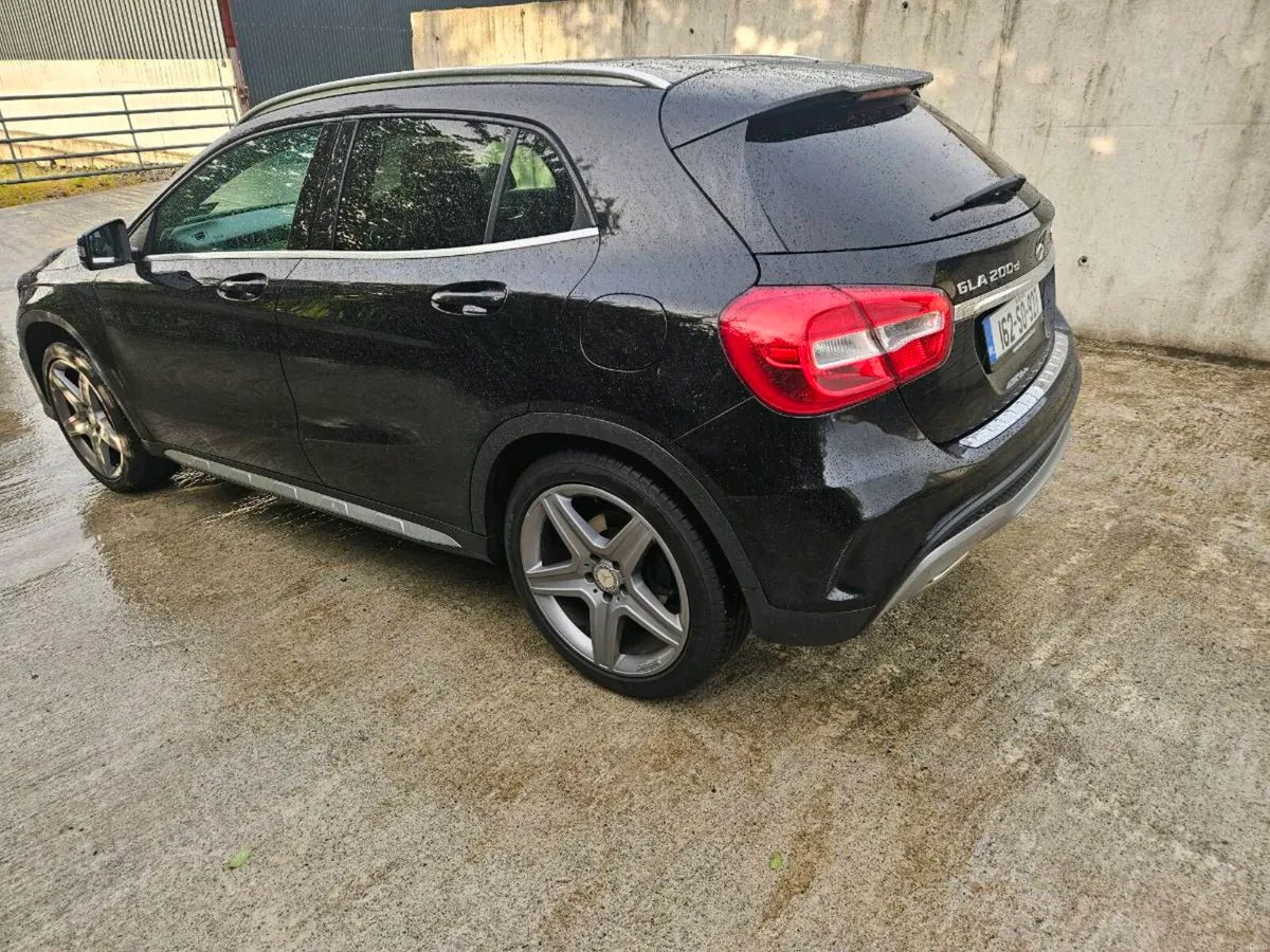 Mercedes gla 200d 4 matic - Image 3