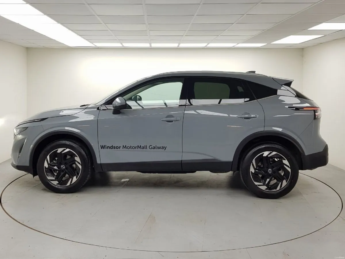 Nissan Qashqai 1.3 PET MILD HYBRID SV PREMIUM - Image 5