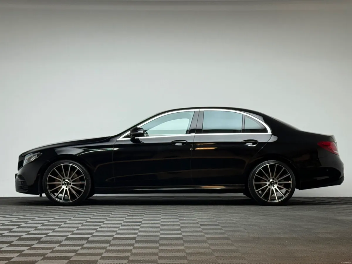 Mercedes-Benz E-Class E200D AMG LINE - Image 4