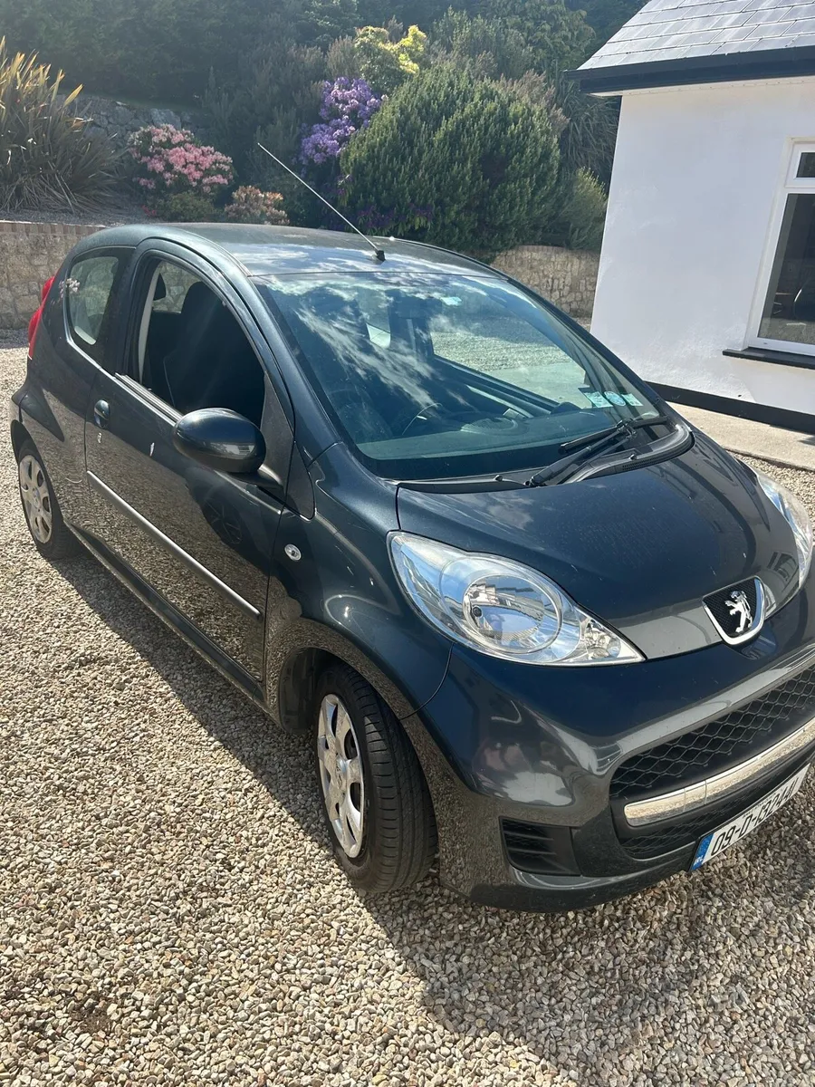 Car - Image 1