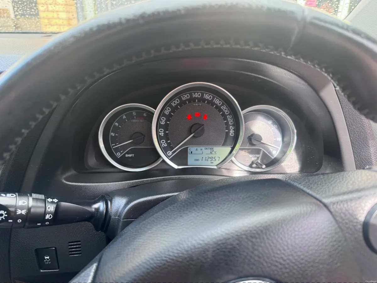 Toyota Auris 2015 - Image 3