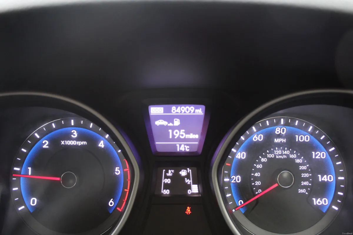2016 HYUNDAI i30 1.6 CRDI - Image 4