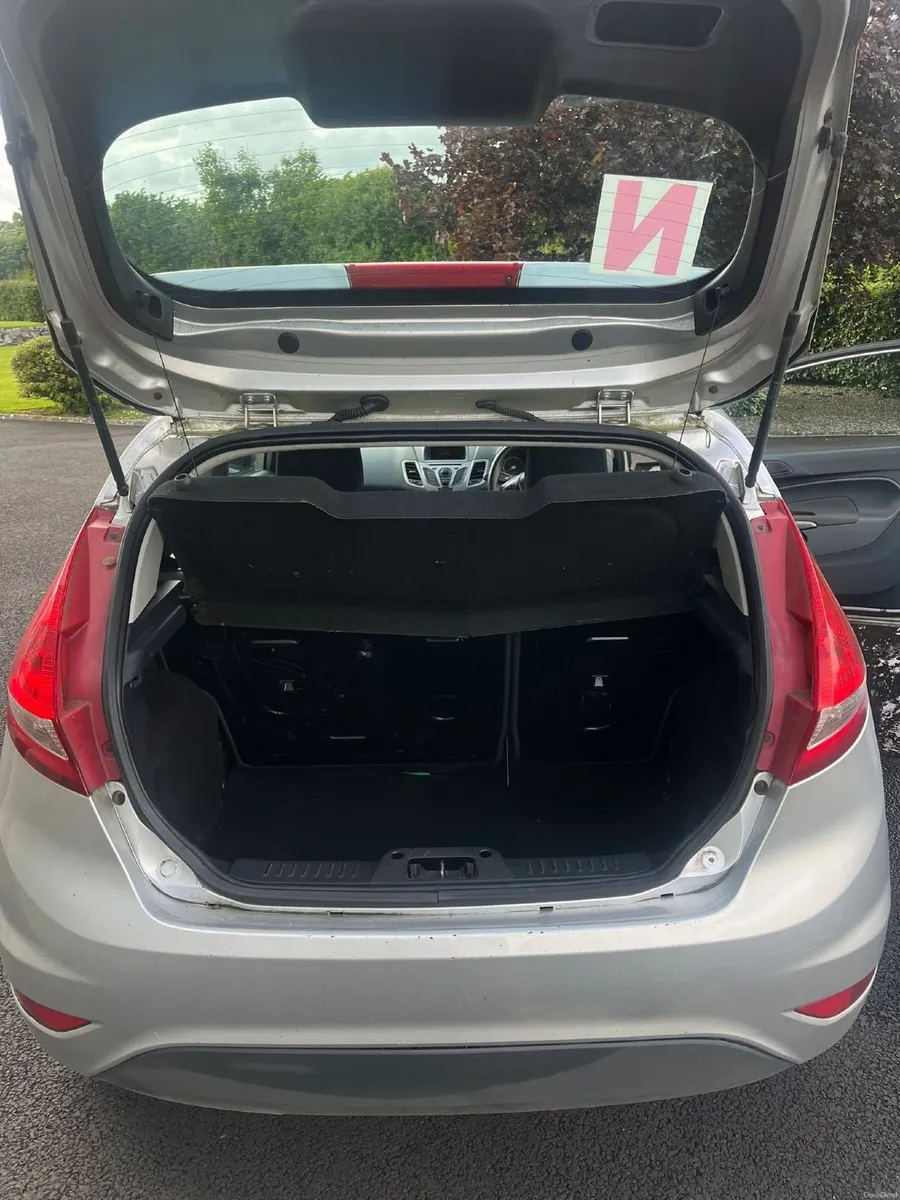 Ford Fiesta 2009 - Image 2