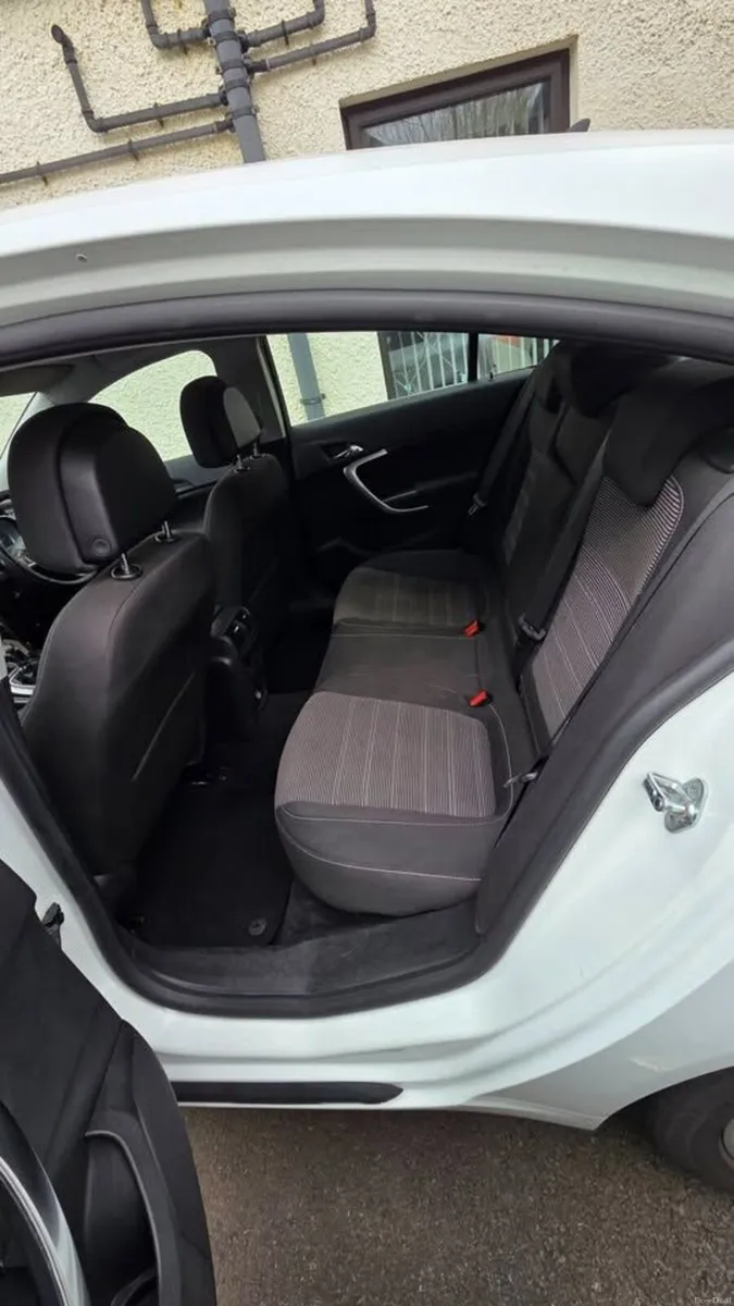 Vauxhall Insignia 2011 - Image 4