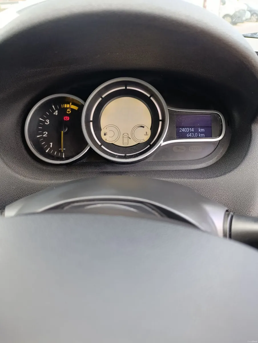 Renault Fluence 2011 - Image 3