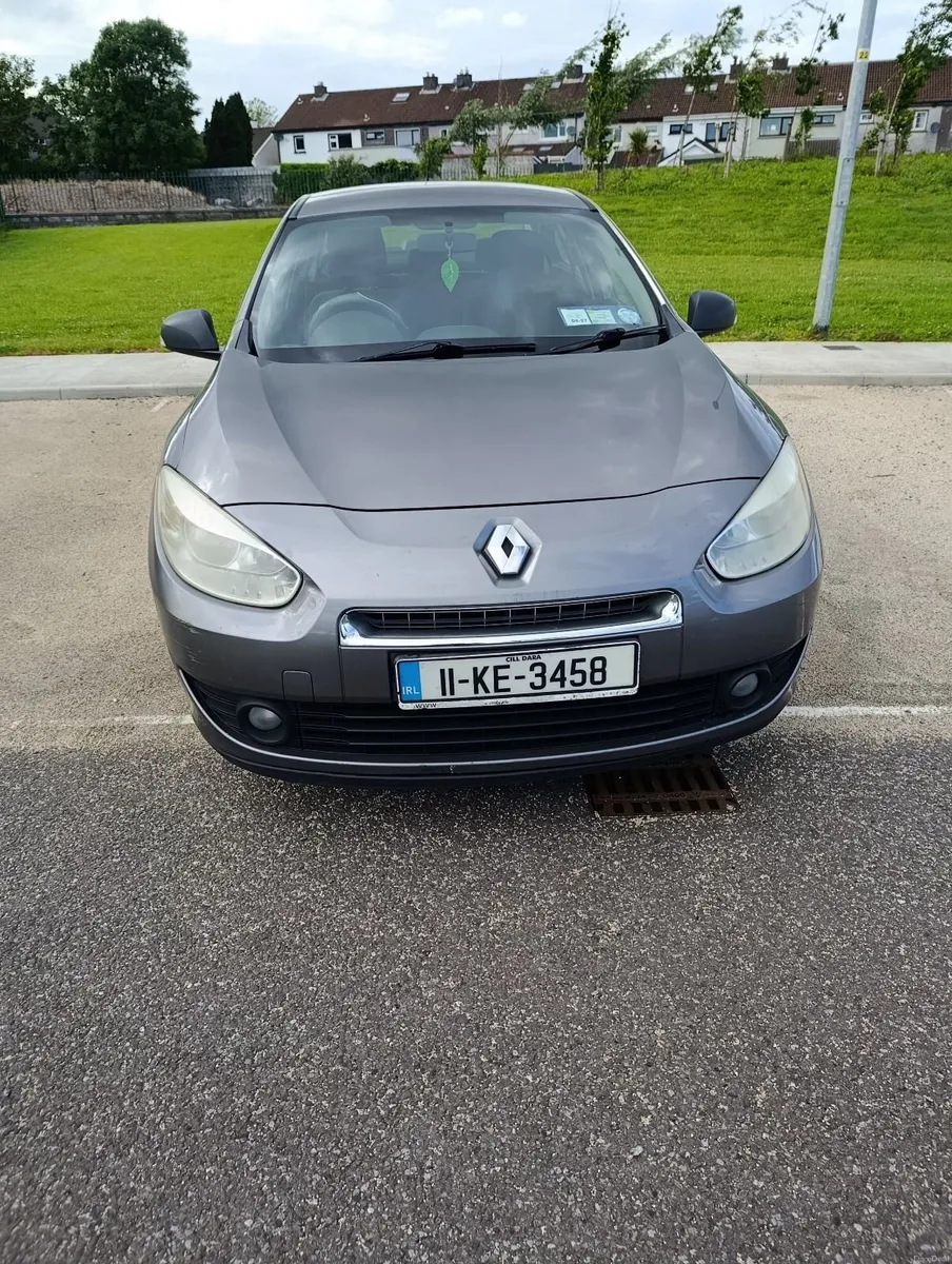 Renault Fluence 2011 - Image 2