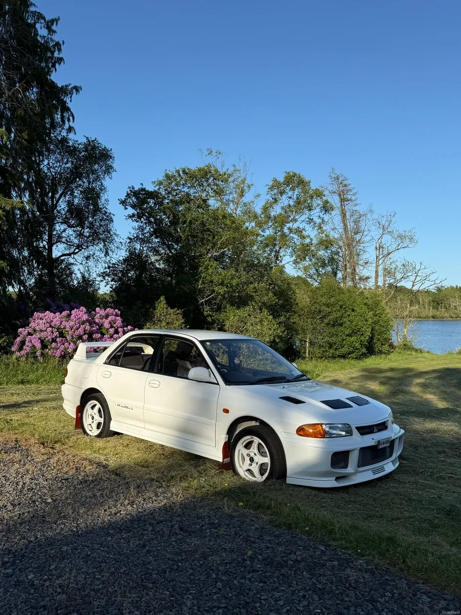 Mitsubishi Evo 2 - Image 1