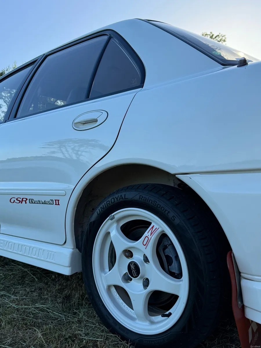 Mitsubishi Evo 2 - Image 4