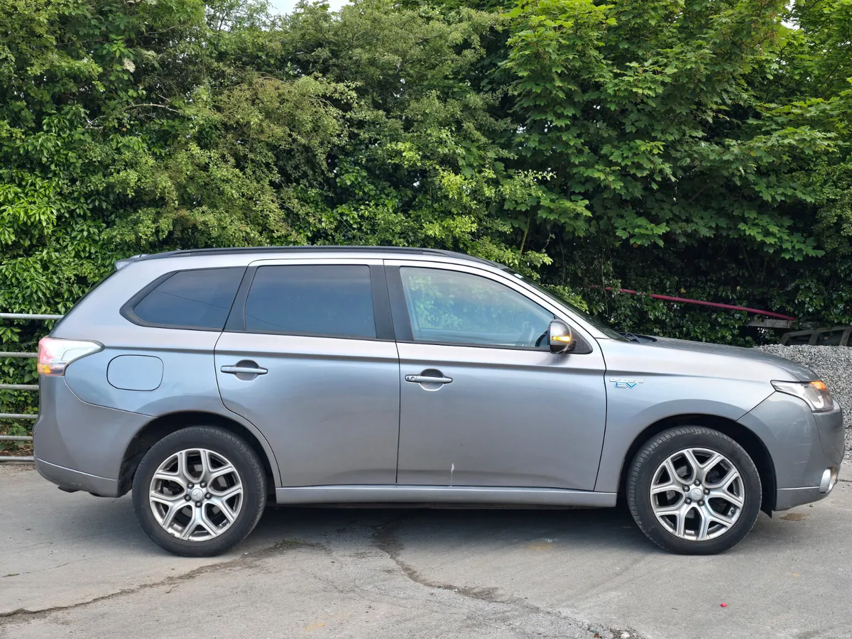 Mitsubishi Outlander 2015 hybrid.  Automatic €5990 - Image 6